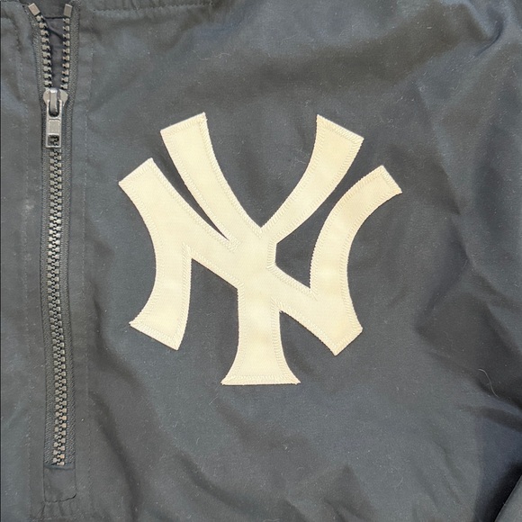 New York Yankees Majestic Windbreaker Jacket. Size Large. Like New Condition. - Picture 5 of 15